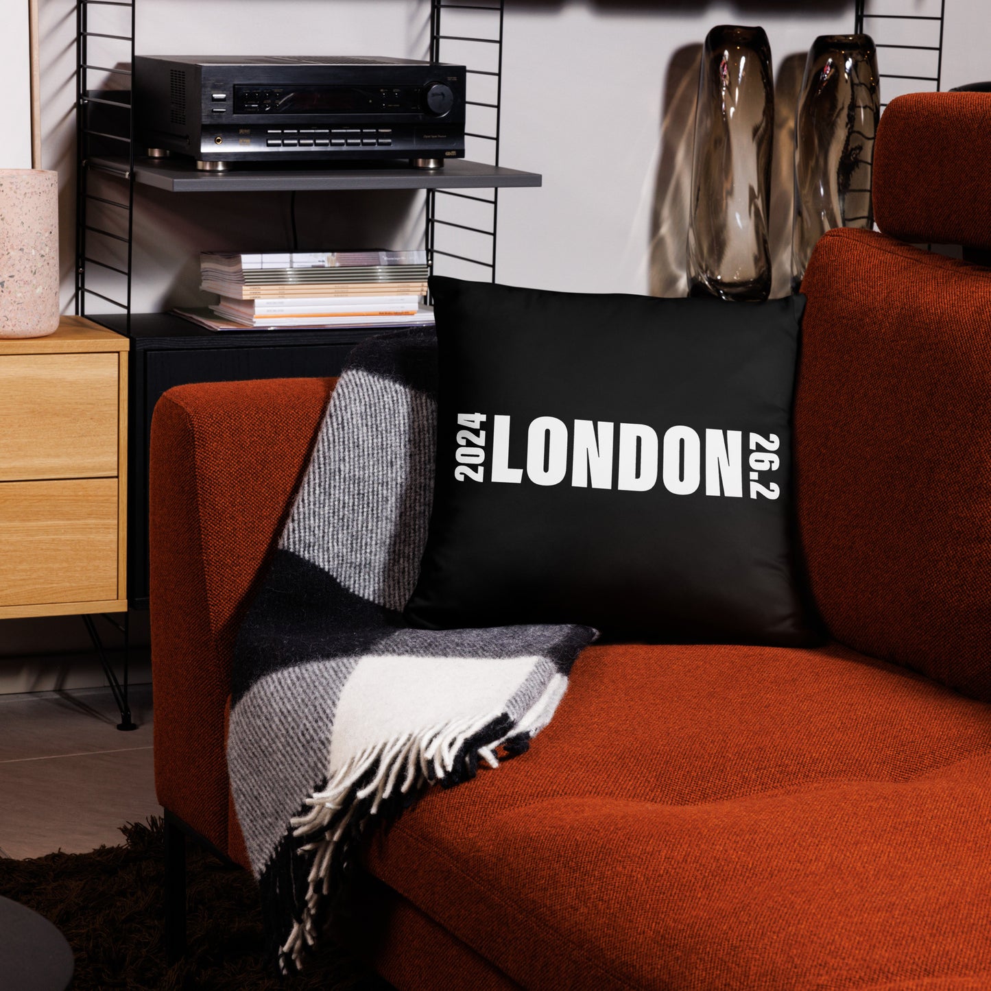 2024 LONDON 26.2 PILLOW